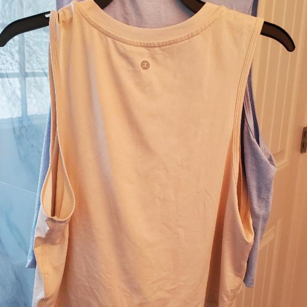 TANKTOPS - Picture 2 of 3